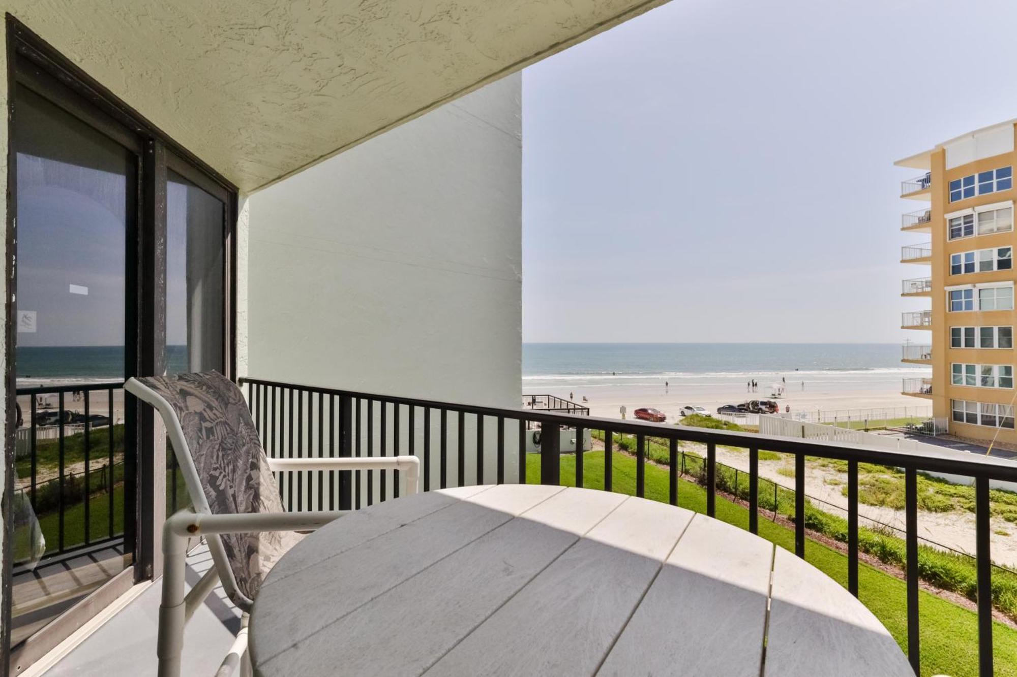 1 Bedroom -1 Bath With Ocean Views At Ocean Trillium 302 New Smyrna Beach Kültér fotó